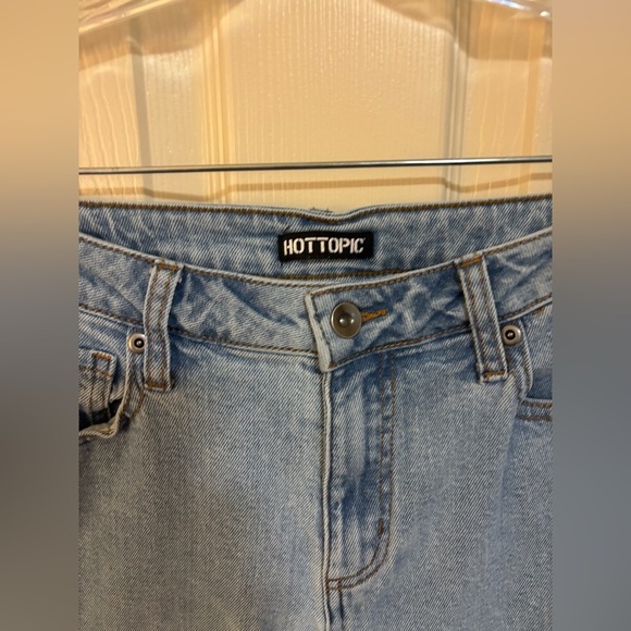 Hot Topic Pink Ruffle Heart Wide Leg Jeans Light Wash Denim Size 5 - Picture 6 of 9